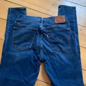 Levi’s size 27 jeans.